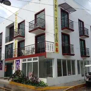 3* Hotel Isleno